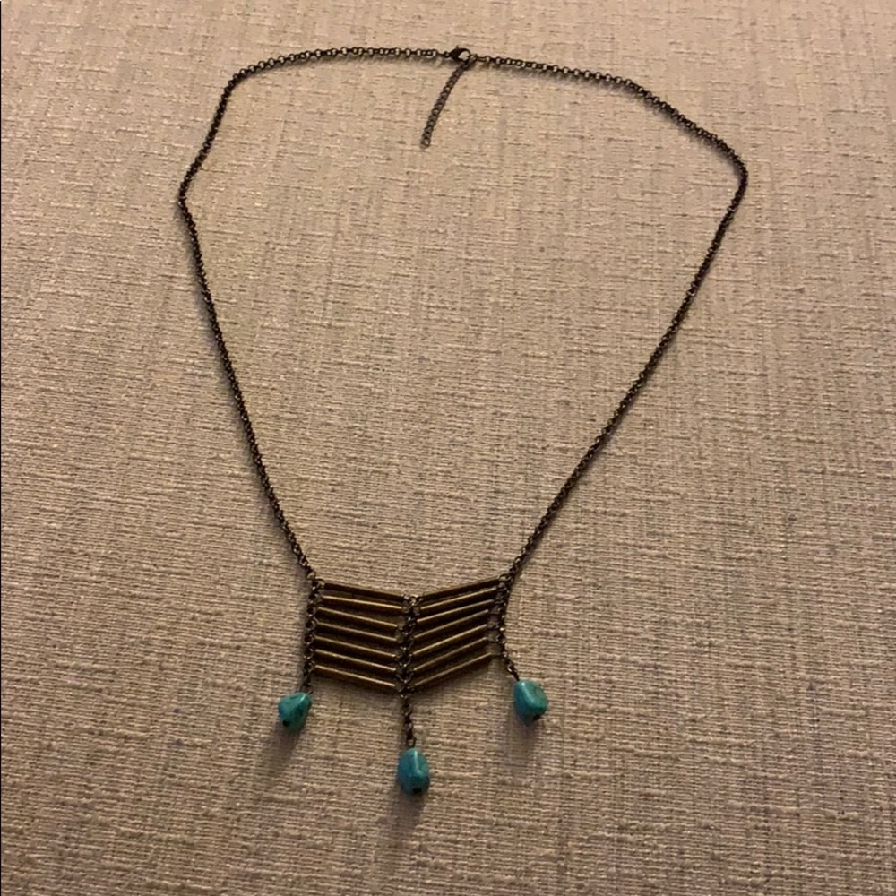 Turquoise bead necklace
